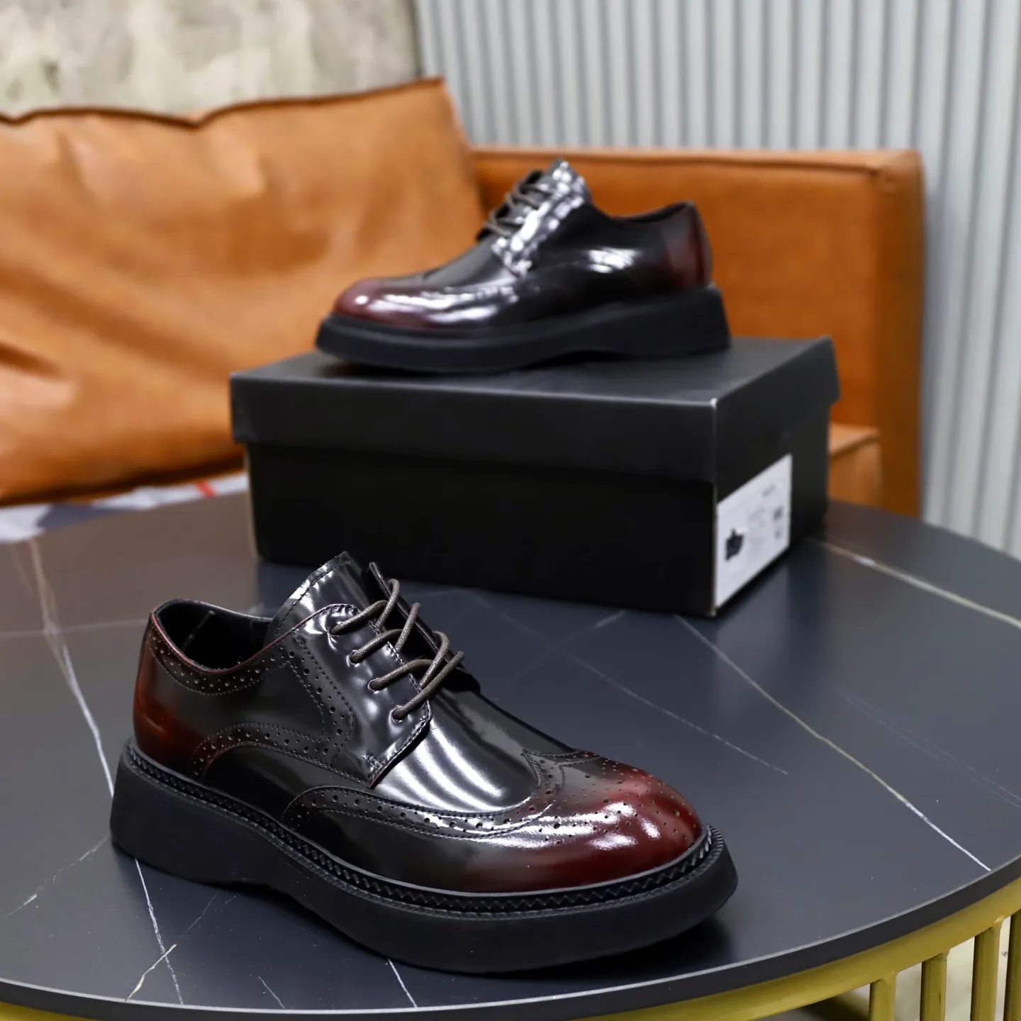 Ex-factory price: 640💰🙅‍♂️🙅‍♂️🙅‍♂️Cowhide Brand: PRADA Standard code: 38-44 (45 customized) Grade: Same as the official website Material: Original high-grade cowhide surface, cowhide lining, non-slip, soft and wear-resistant outsole Style category: Men's fashionable casual boots, distinguished luxury brand elements, top luxury Color: actual picture color